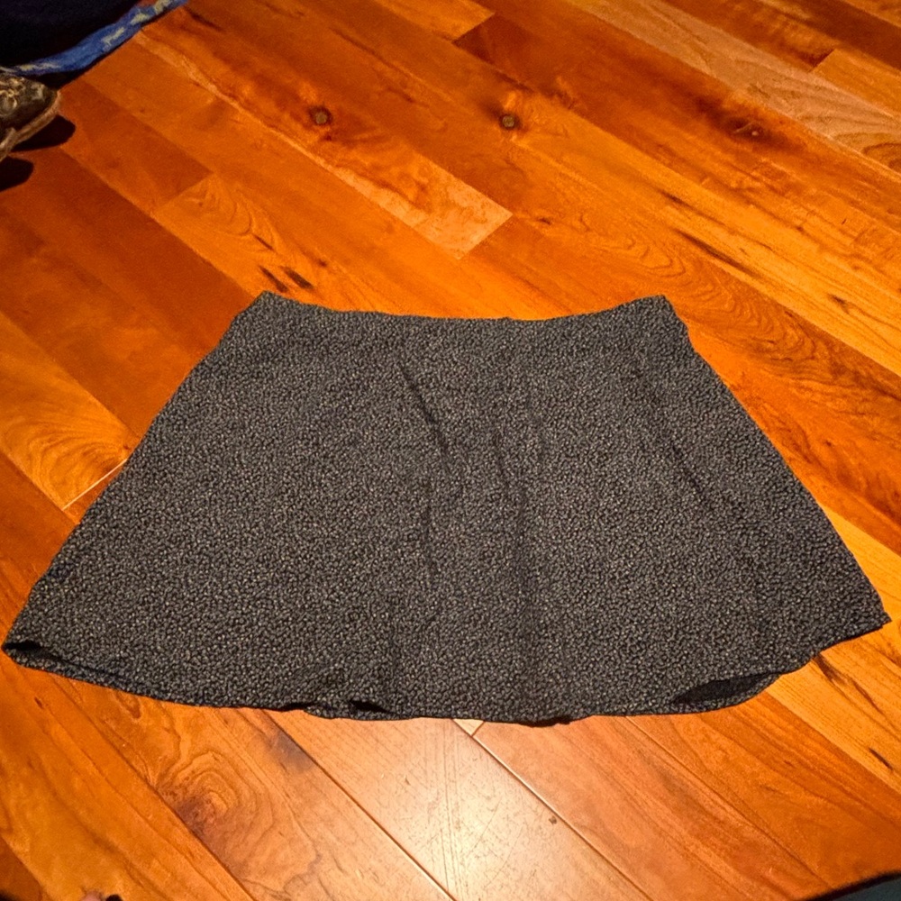 In Moda  Dark Gray/ Blue Floral Mini Skirt 90s Grunge